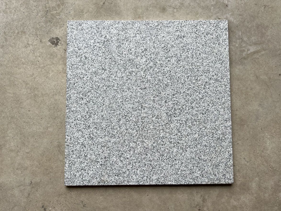 granito gris flameado